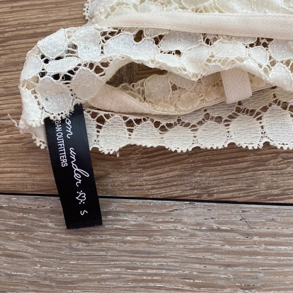 Urban Outfitters Floral Lace Boho Festival Bralette Top - Picture 2 of 2